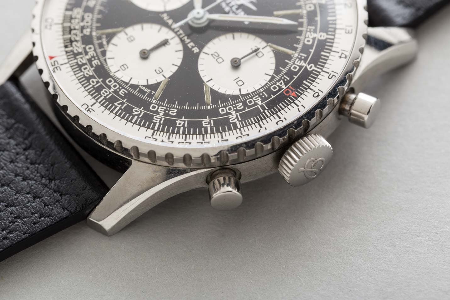 Breitling Navitimer 806 view 3