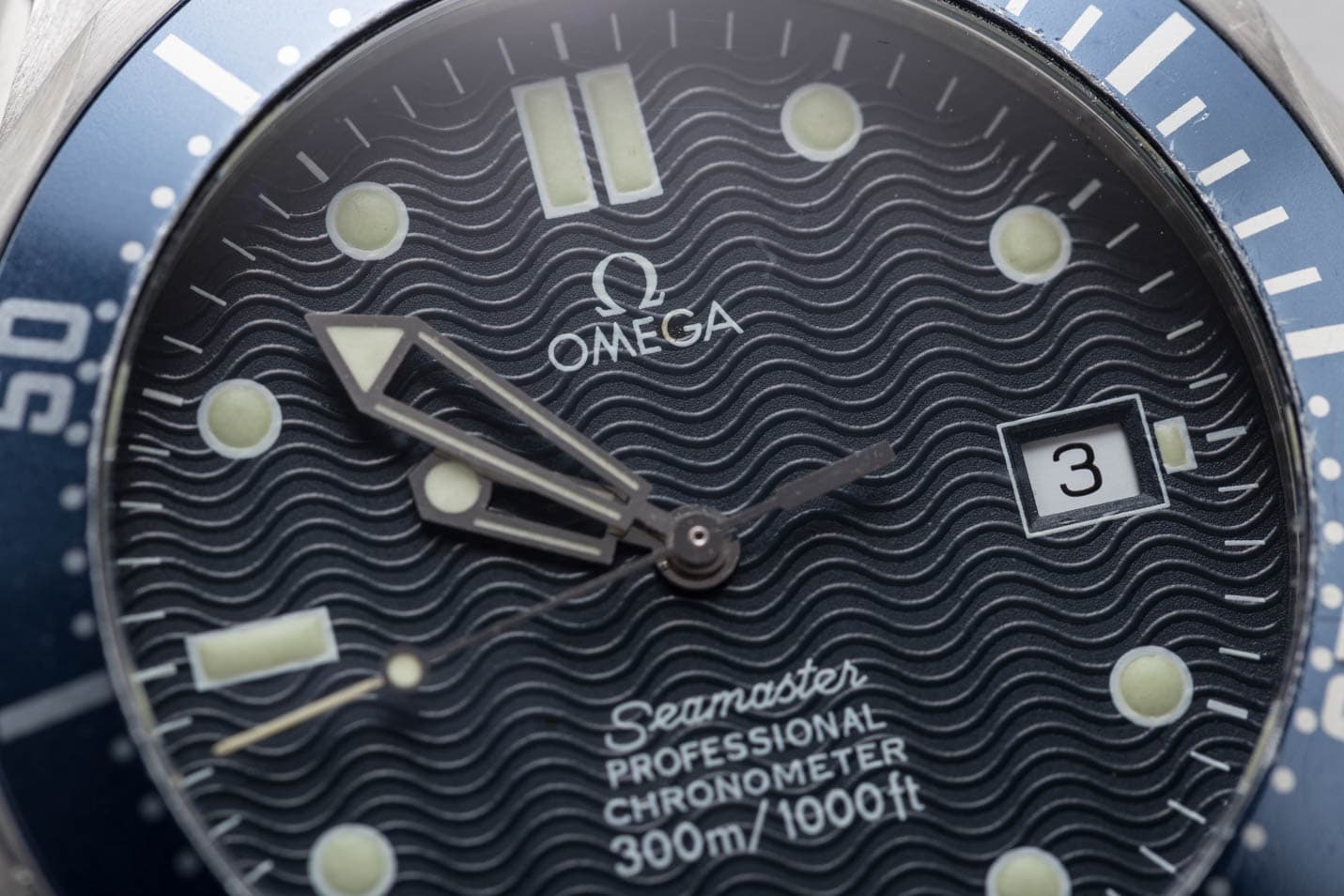 Omega Seamaster 300 'James Bond' view 3