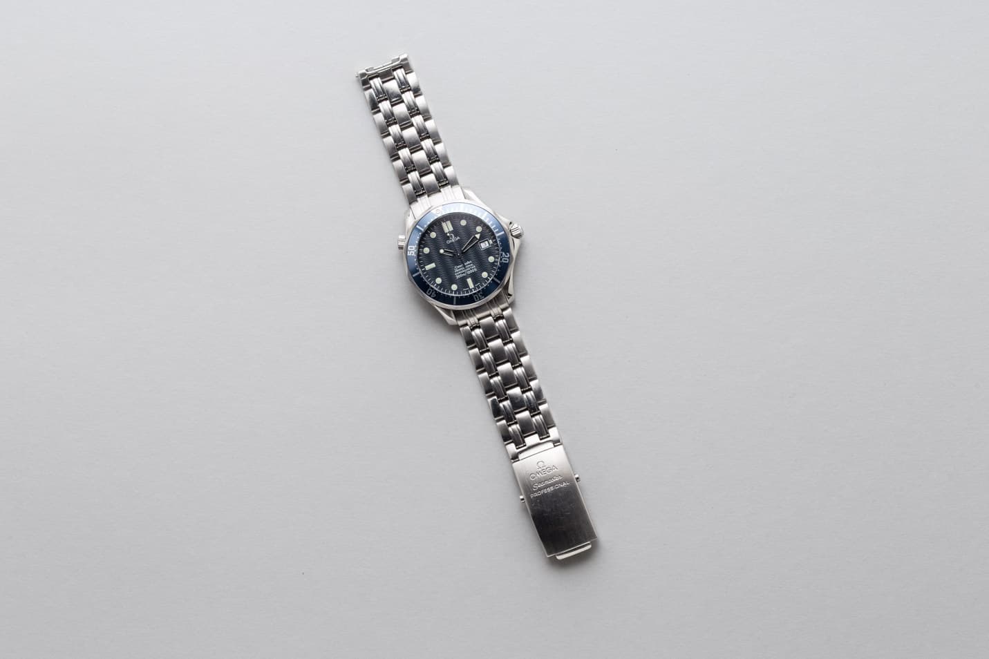 Omega Seamaster 300 'James Bond' view 2
