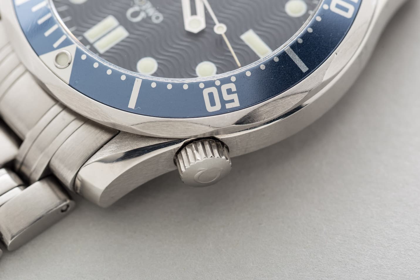 Omega Seamaster 300 'James Bond' view 5