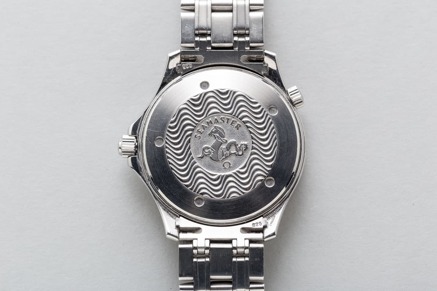 Omega Seamaster 300 'James Bond' view 6