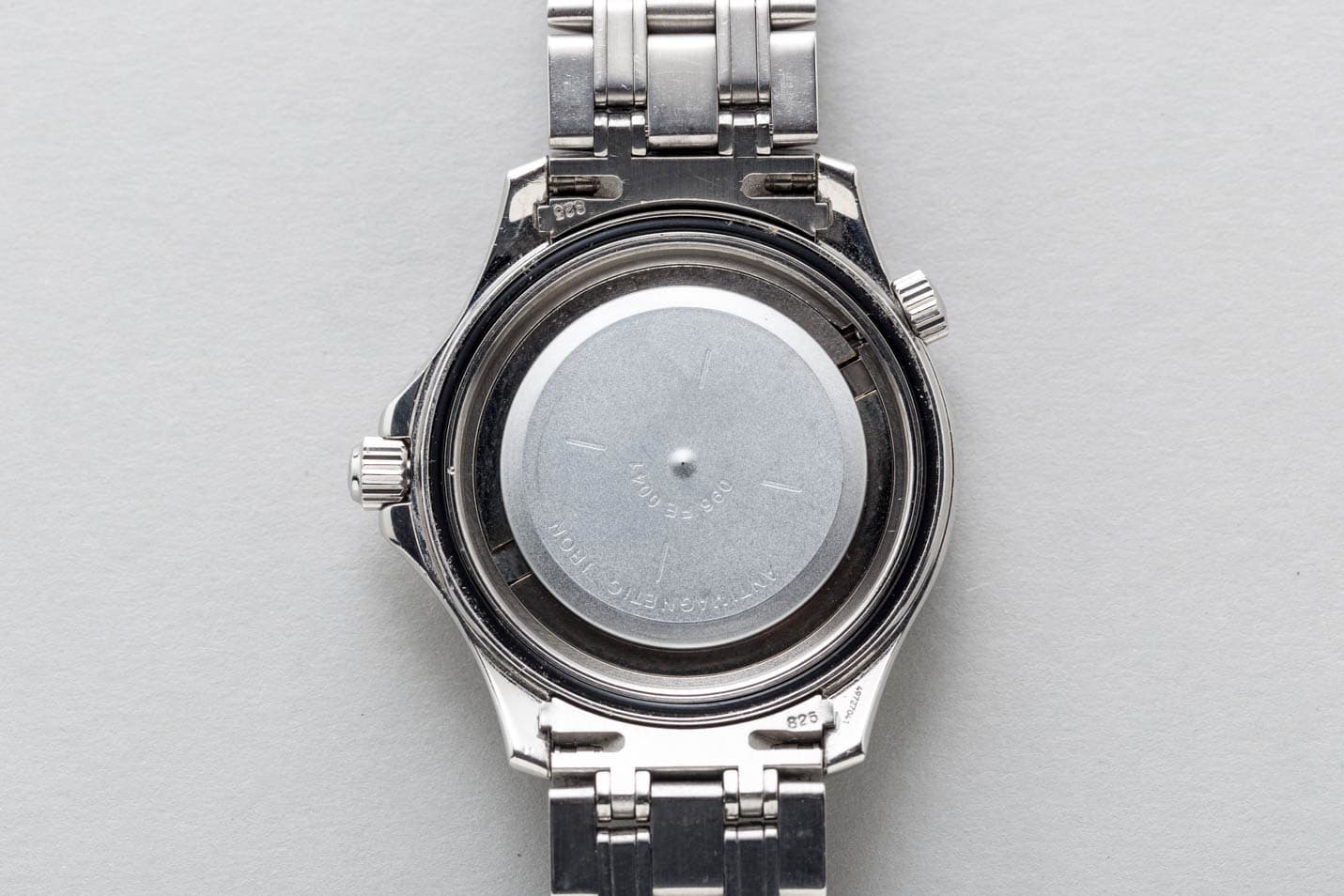 Omega Seamaster 300 'James Bond' view 7