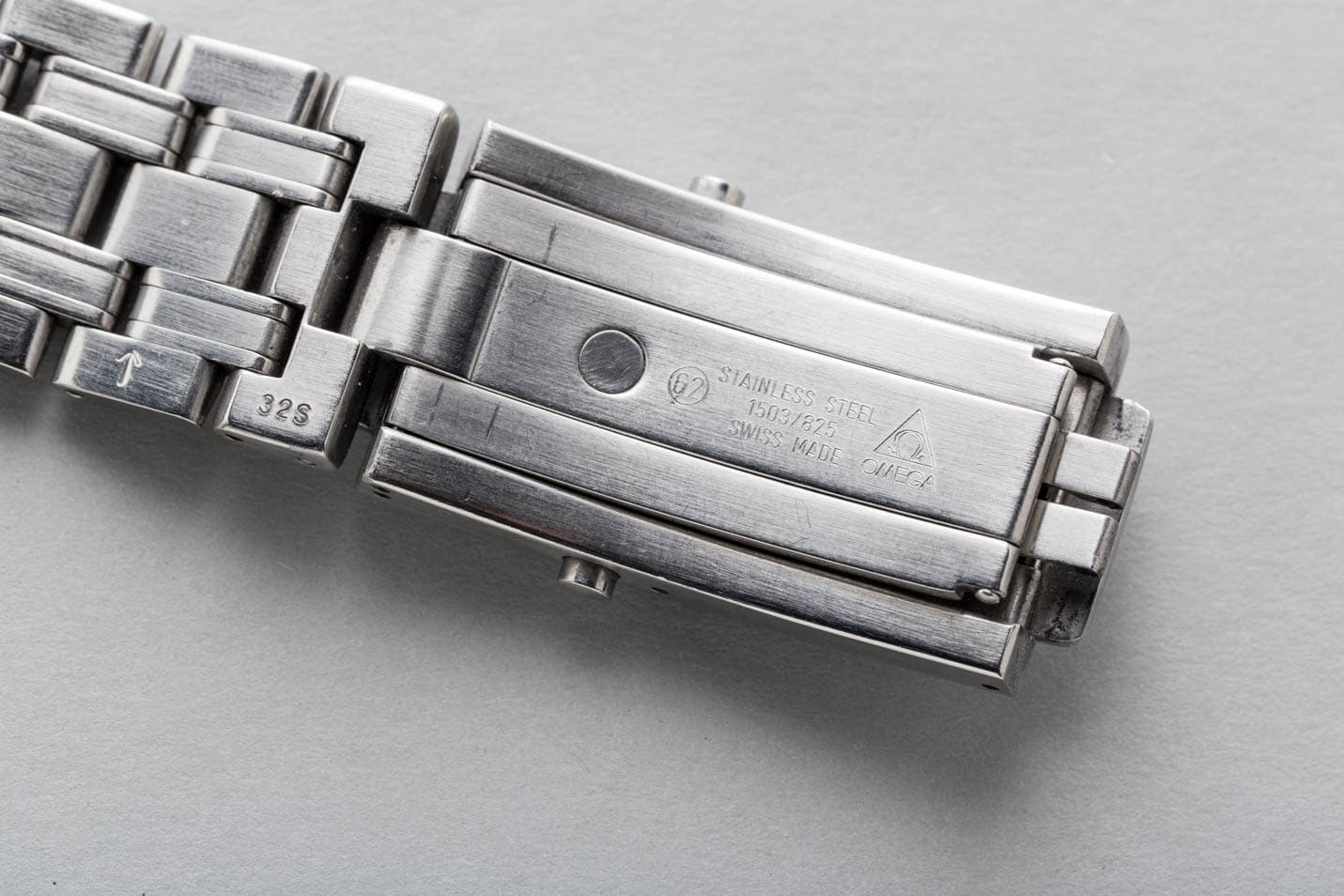 Omega Seamaster 300 'James Bond' view 11