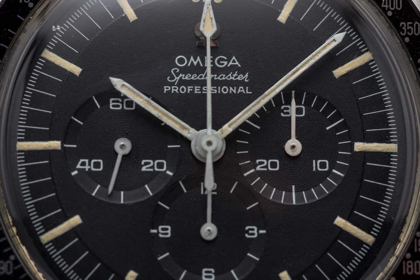 Omega Speedmaster Professional view 3