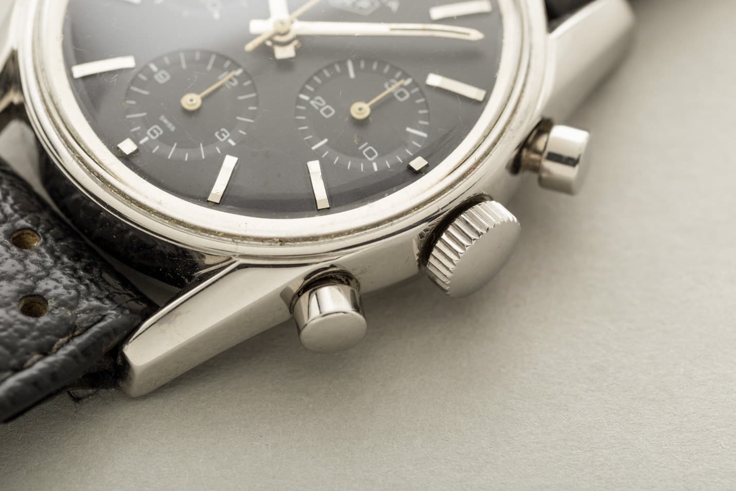 Heuer Carrera Vintage Chronograph view 2