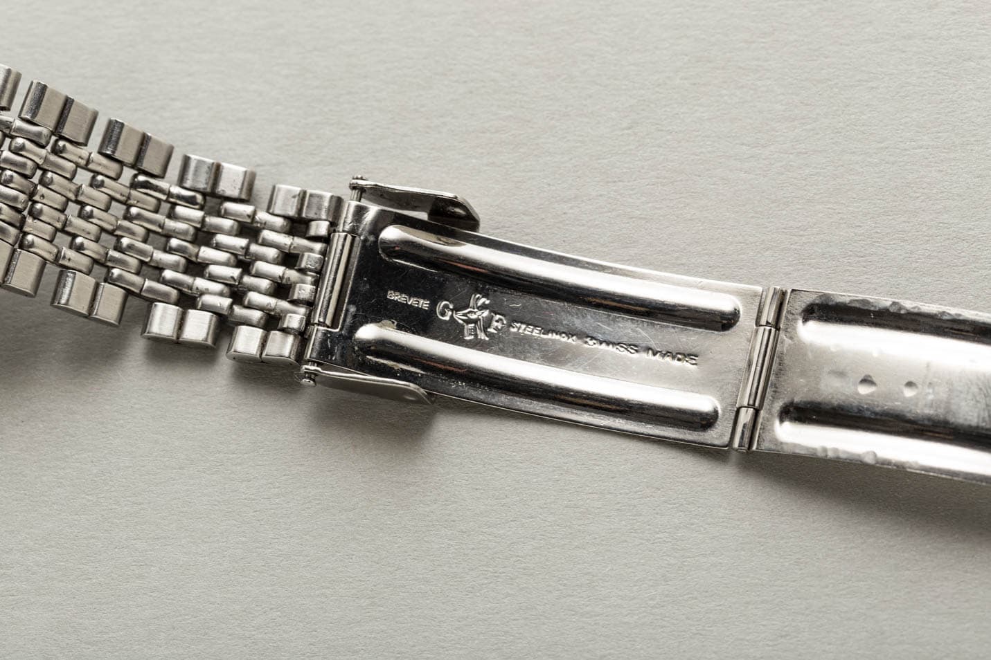 Heuer GMT 1163 view 7