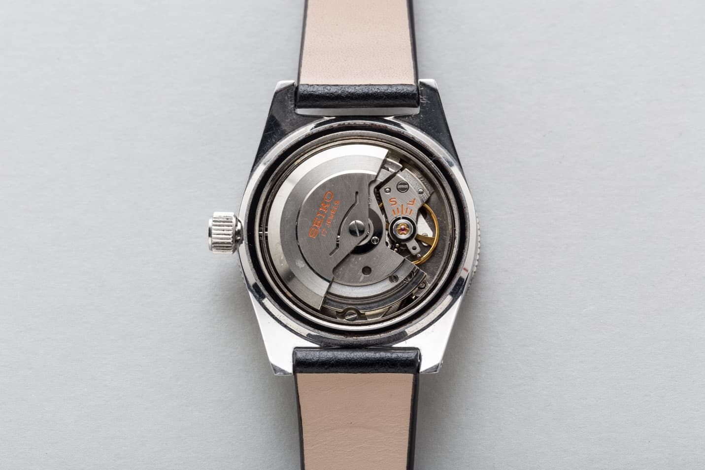 Seiko 6217 Vintage Diver view 7